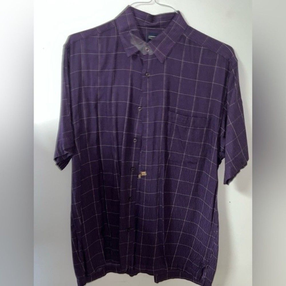 Arrow Short Sleeve Button Down Shirt - Size M